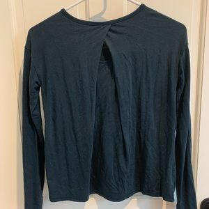 Athleta girls emerald green long sleeve w/ keyhole